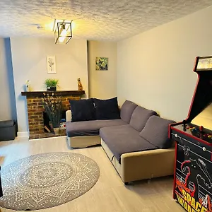  Apartment Central - 1 Bedroom Apartment, Sleeps 4 United Kingdom