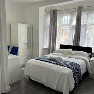  Apartment Starlet United Kingdom